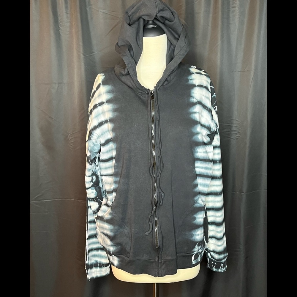 Kathmandu- Black and White Tye Dyed Hoodie. Large